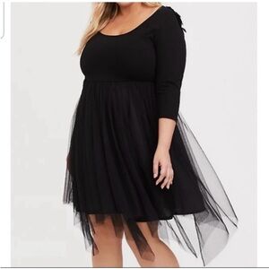 Torrid Black wing appliqué dress sz 16